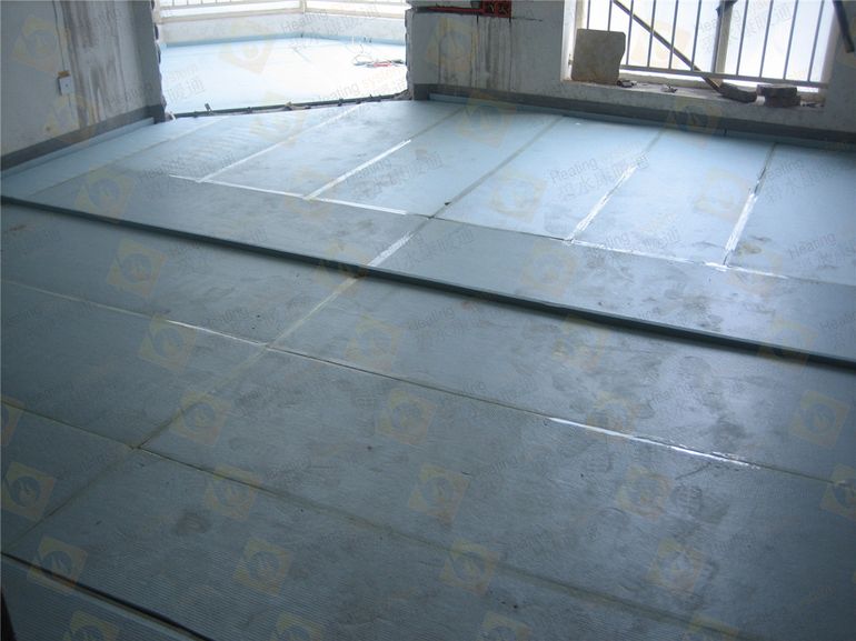 地暖安裝示意圖-保溫層、反射膜及鋼絲網(wǎng)鋪設(shè)